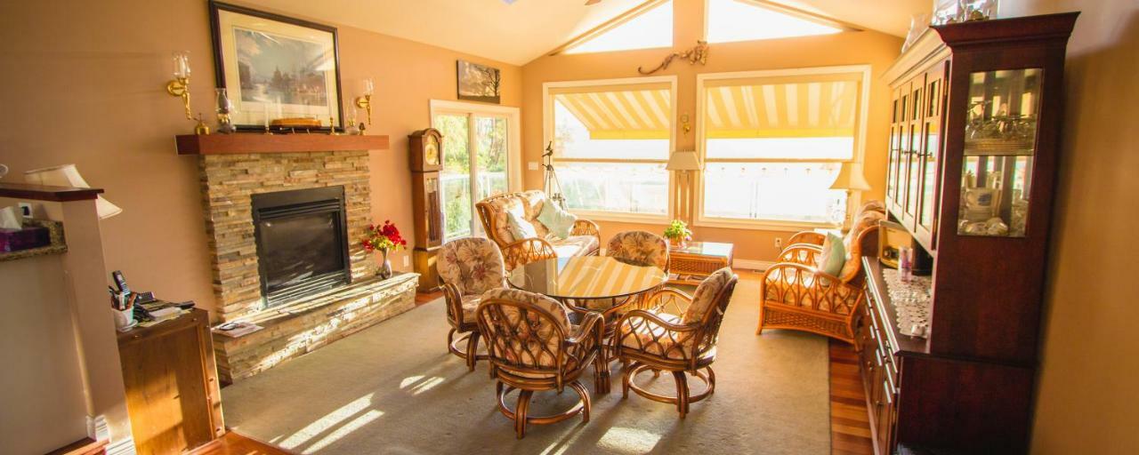 Rae Leigh Heights BnB Saanichton Exterior foto